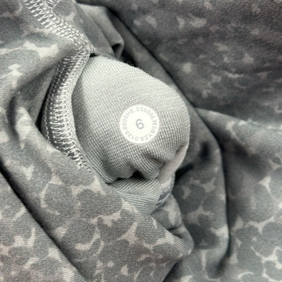 Lululemon Align Pant 28" *Engineer Print City Camo Silver Drop Multi Align Pant - Picture 4 of 4